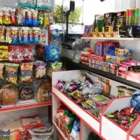 فروشنده سوپر مارکت
