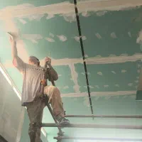 نیازمند چندکارگر نقاش و بتونه کار