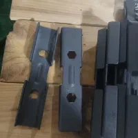 کارگر ساده اقا پشت دست رنگکار