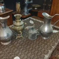 مجموعه ای زیبا از تلفن وچراغو مجمع وکلی عتیقه دیگه