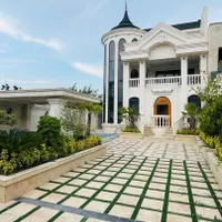کاخ ویلا سفید استخردار/ دوک منطقه امیراباد باشه