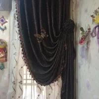 دو عددوالان پرده جنس مخمل قهوه ای روی هم ۳.۳۰۰