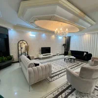 واحد ۱۳۵ متری با ۶۰ متر حیاط اختصاصی ممرجدا همکف