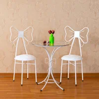 میز و صندلی پاپیونی