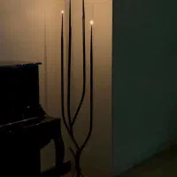 شمعدان ایستاده