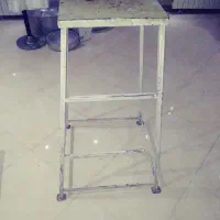 چهارپایه اهنی