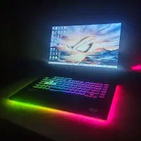 فروشنده و خریدار لپ تاپ(در لحظه)