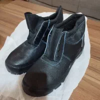 کفش کار ۴۲