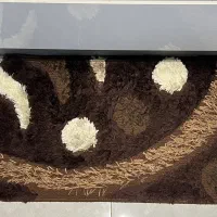دو عدد پادری و یک عدد فرش