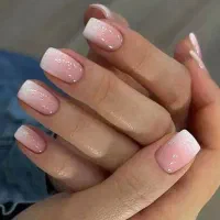 استخدام ناخنکار حرفه ای