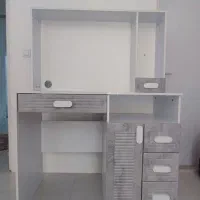 میز تحریر زیبا و جادار کتابخانه دار درجه یک نونو