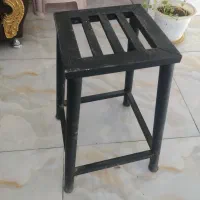 چهارپایه فلزی یا صندلی