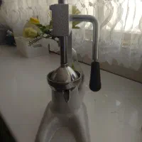 آبمیوه گیری دستی