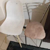 دو عدد صندلی