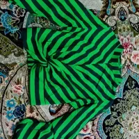 تعدادی کفش و لباس