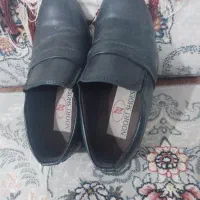 دو جفت کلاش و یک  جفت قیصری