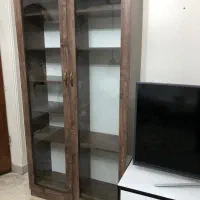 میز کامپیوتر و کتابخانه