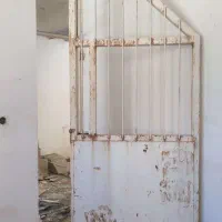درب آهنی ماشین رو