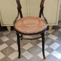 صندلی قدیمی چوبی