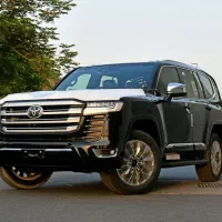 لندکروز مشکی ۲۰۲۴