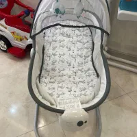 تخت کنار مادر ماستلا موزیکال