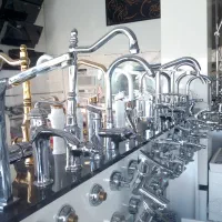 لوله کش آب نصب شیر ترکیدگی بازسازی تخریب ساختمان