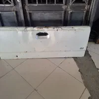 در عقب