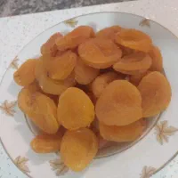 قیسی و برگه زردآلو