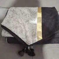 ست قهوه ای کوسن و رانر مخمل نوار طلایی پتینه دار