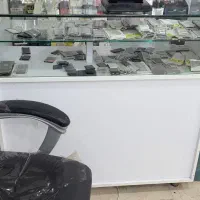 تعدادی ویترین شیک و جادار