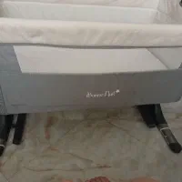 تخت کنار مادر