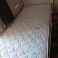 دوعدد تخت تک نفره هردو مثل هم