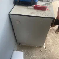 دوتا میز هم شکل تمیز و مرتب