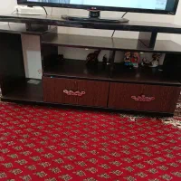 میز زیر تلویزیون