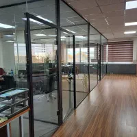 فروش شیشه سکوریت و یراقالات سکوریت همکاری