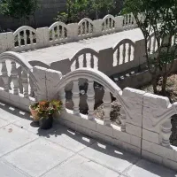 حفاظ دور استخر و راهرو تراس