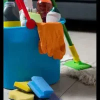 نظافتچی آقا هستم با سابقه ۷سال کلی امور نظافت