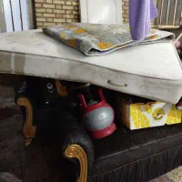 مبل دونفره و یک عدد مبل سه نفره و یک عدد تشک دو