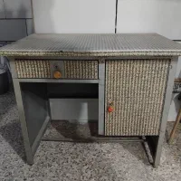 میز تحریر و ناهار خوری