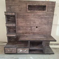 تلویزیون و میز