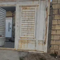 دو عدد درب حیاط بزرگ و نو کاملا سالم با چهارچوب