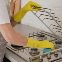 نظافت کار اقاهستم اپارتمان منازل و به صورت  ساعتی