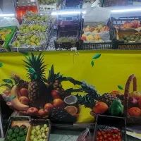 میز آهنی رنگ سفید