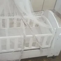 تخت و گهواره کودک