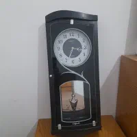 ساعت دیواری کاملا شیک وسالم
