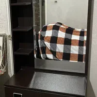 آینه قدی بک‌لایت و میز آرایش ۳کشو