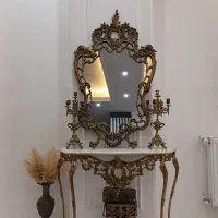 آینه کنسول برنز قدیمی.
