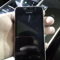 هواوی Ascend Y221 با حافظهٔ ۴ گیگابایت