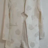 تعدادی بلوز دخترانه و مانتوکتی