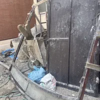 یک باب درب حیاطی کاملا سالم وزن سنگین
